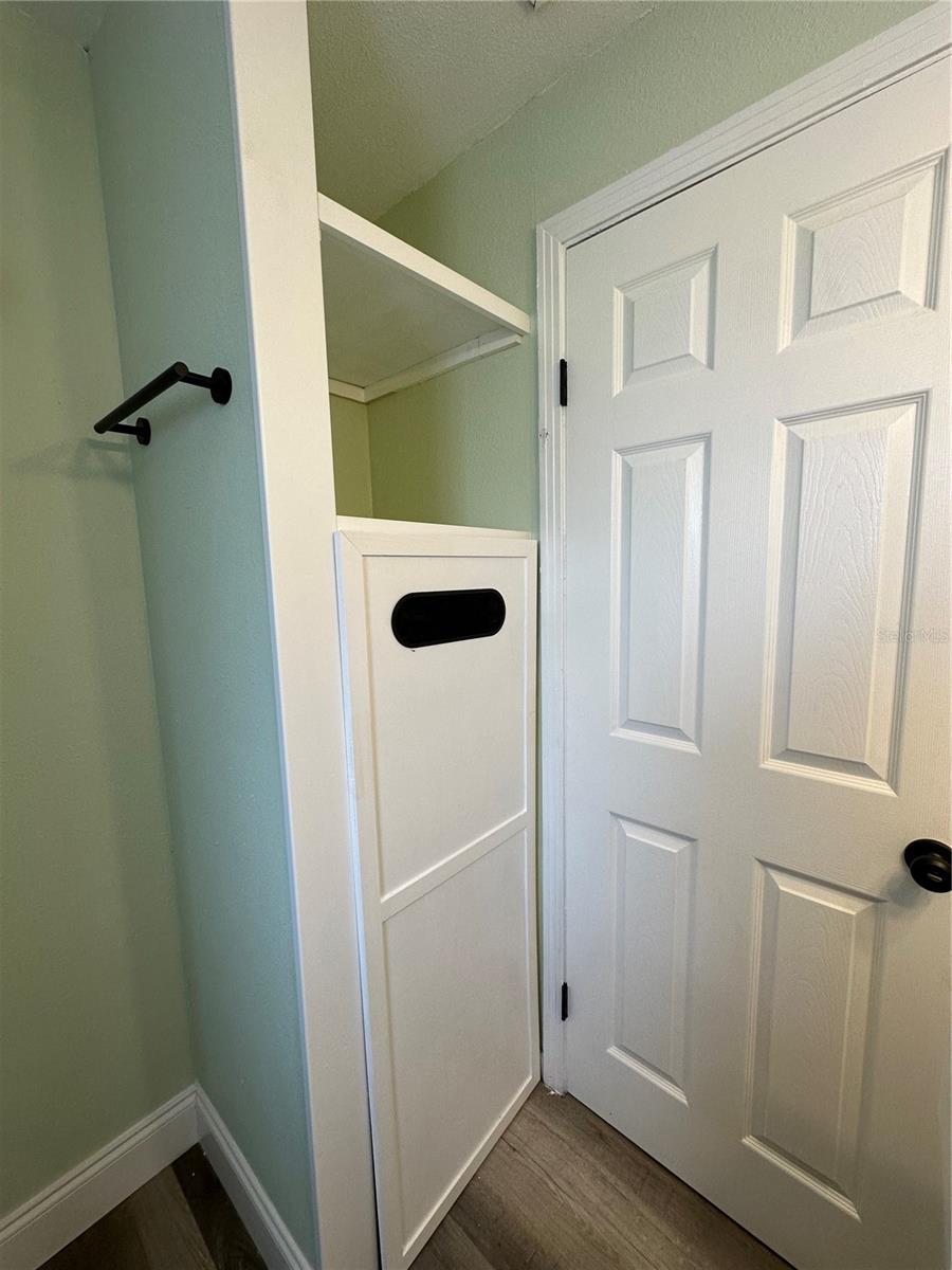 Image 17 of 44 For 4713 Thorpe Avenue