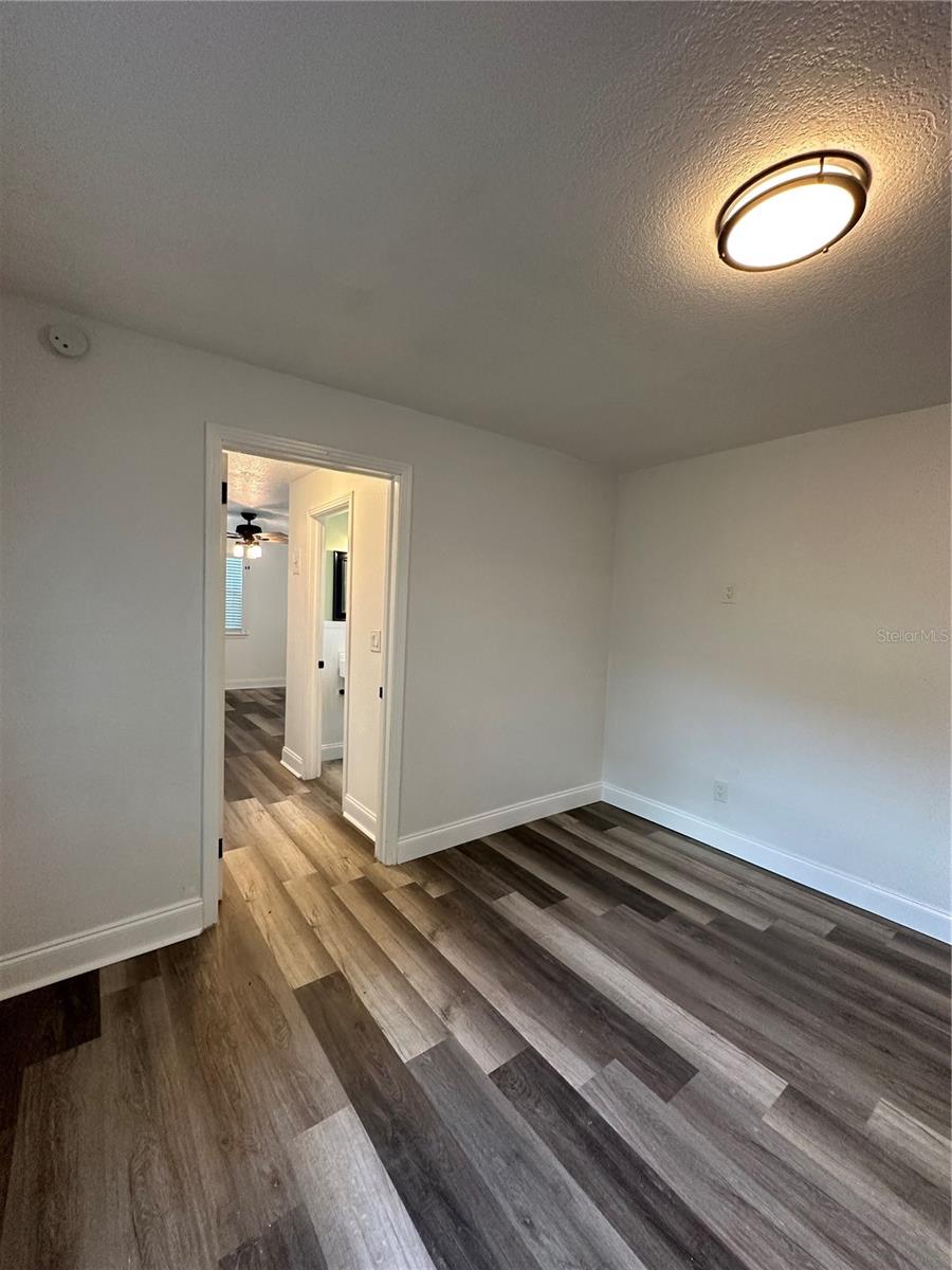 Image 18 of 44 For 4713 Thorpe Avenue