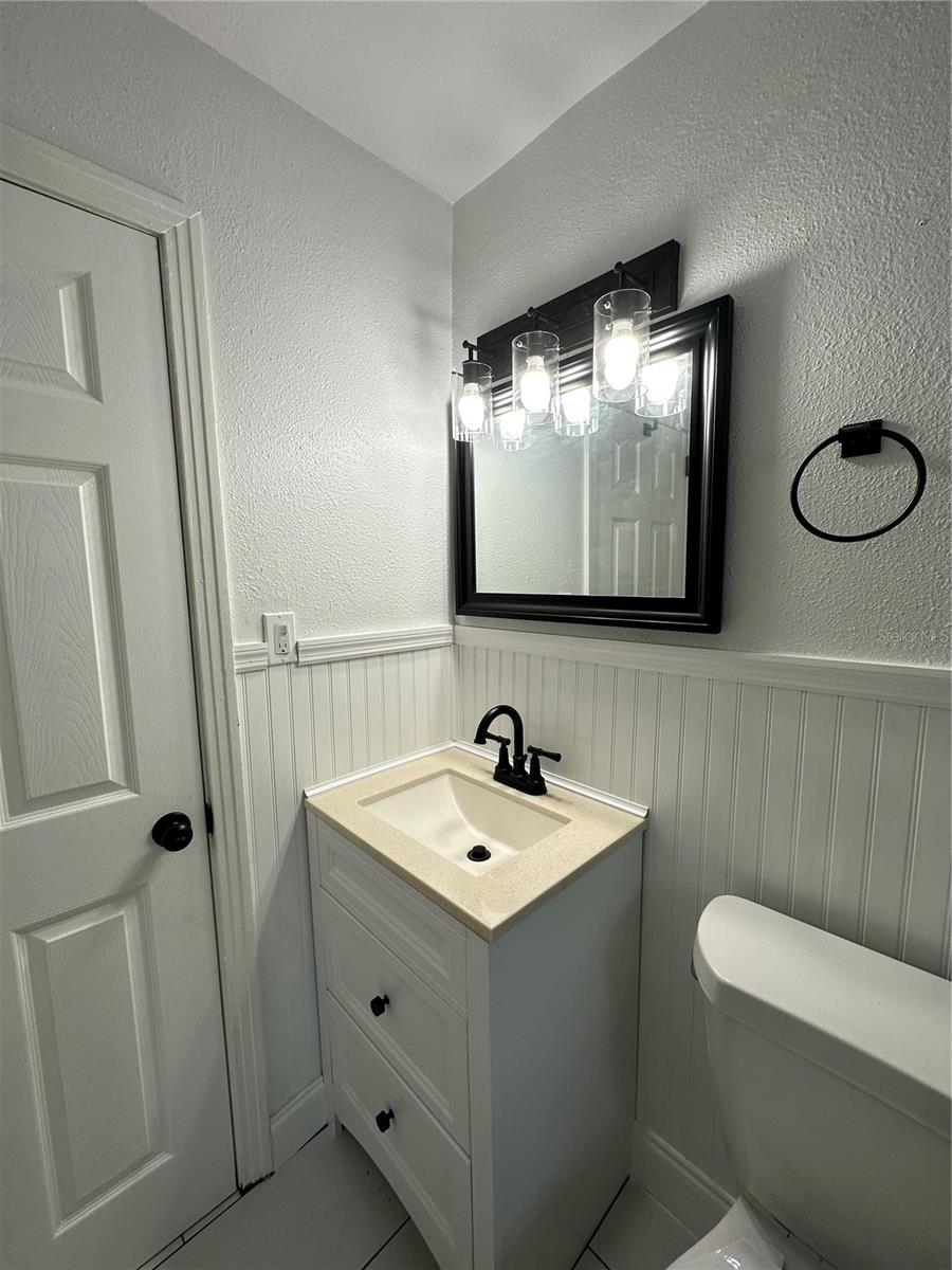 Image 22 of 44 For 4713 Thorpe Avenue