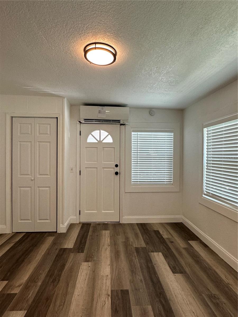 Image 25 of 44 For 4713 Thorpe Avenue