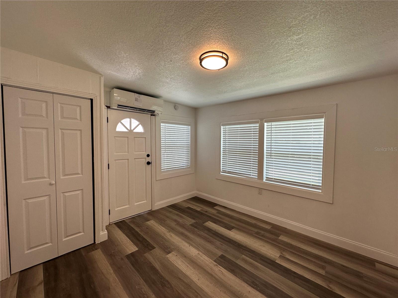 Image 3 of 44 For 4713 Thorpe Avenue