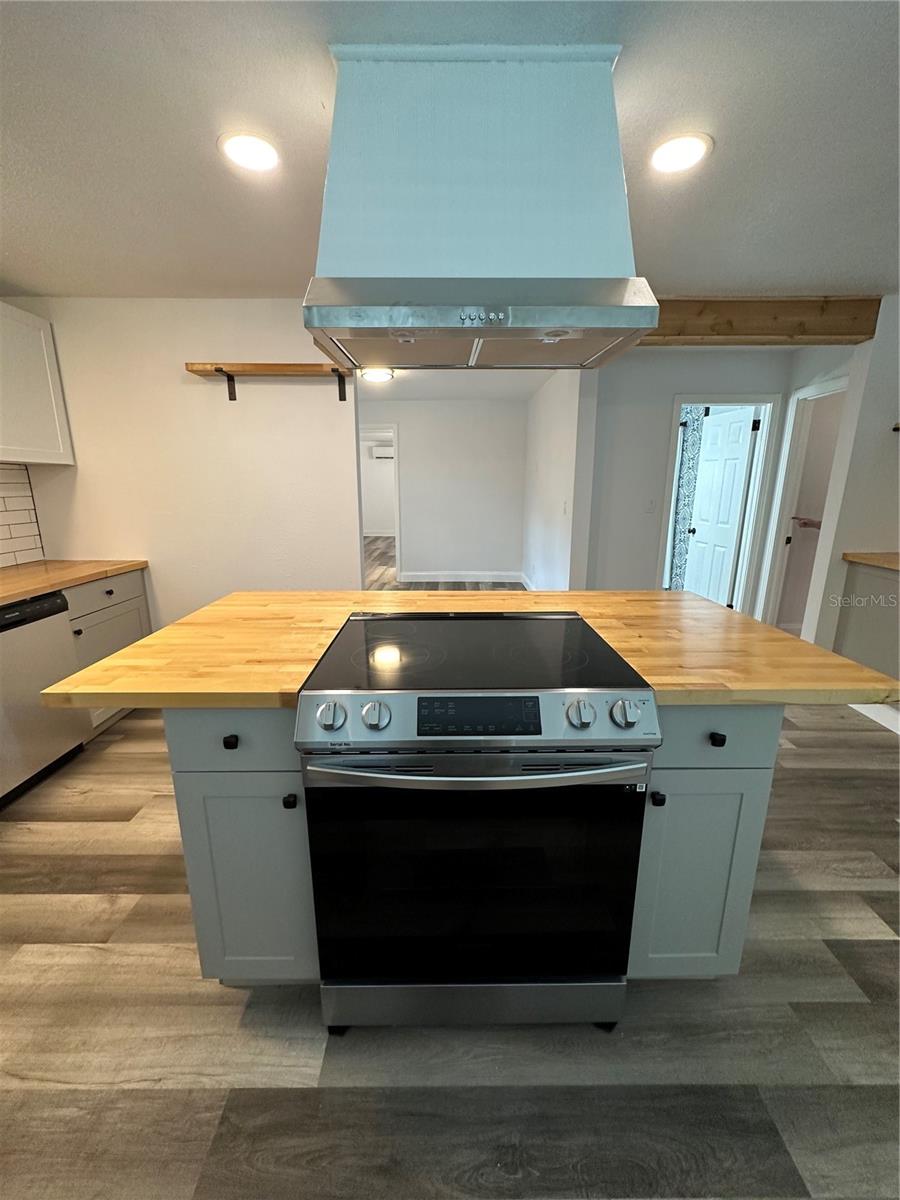 Image 30 of 44 For 4713 Thorpe Avenue