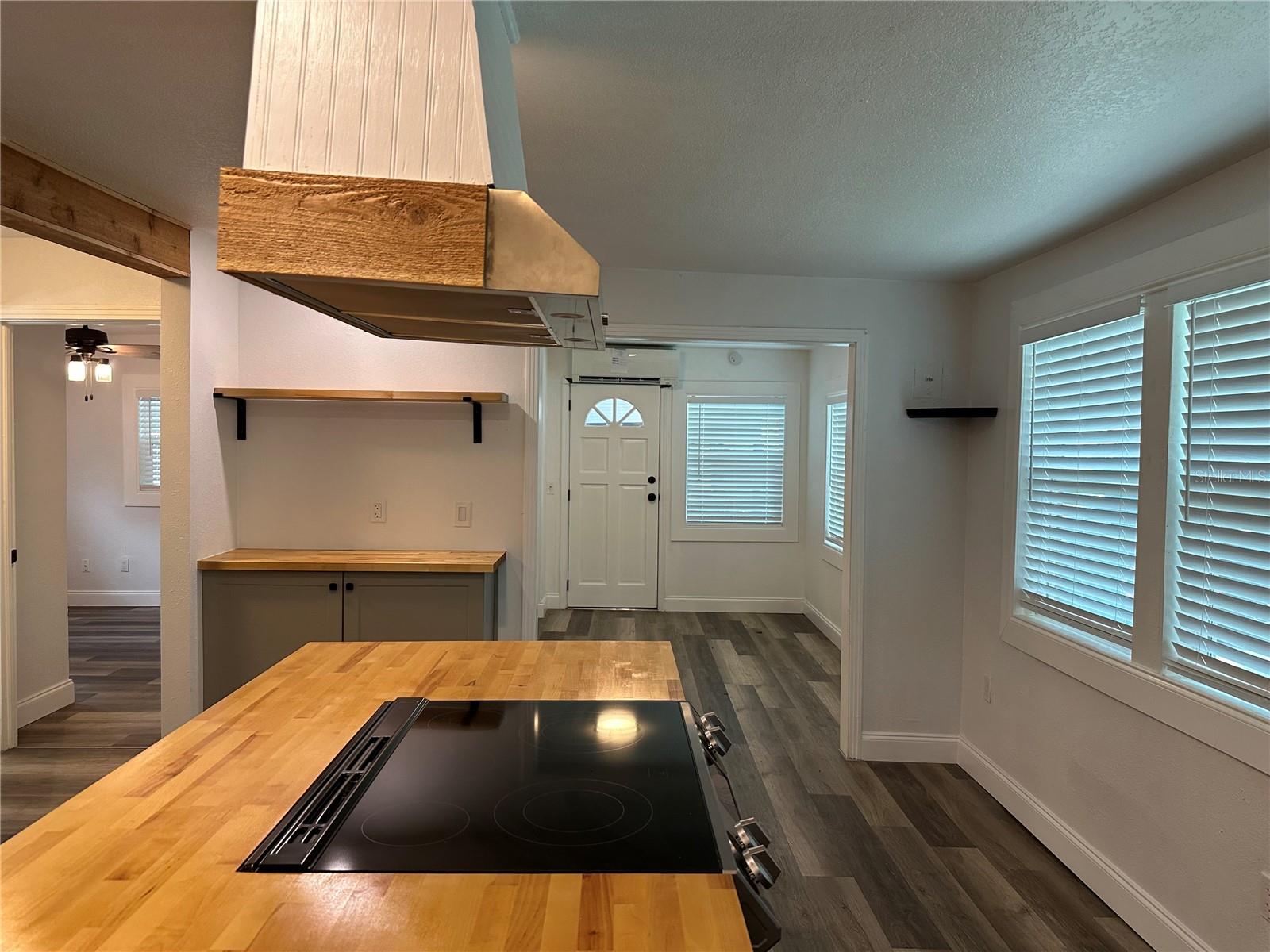 Image 32 of 44 For 4713 Thorpe Avenue