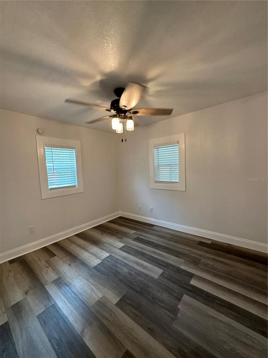 Image 9 of 44 For 4713 Thorpe Avenue