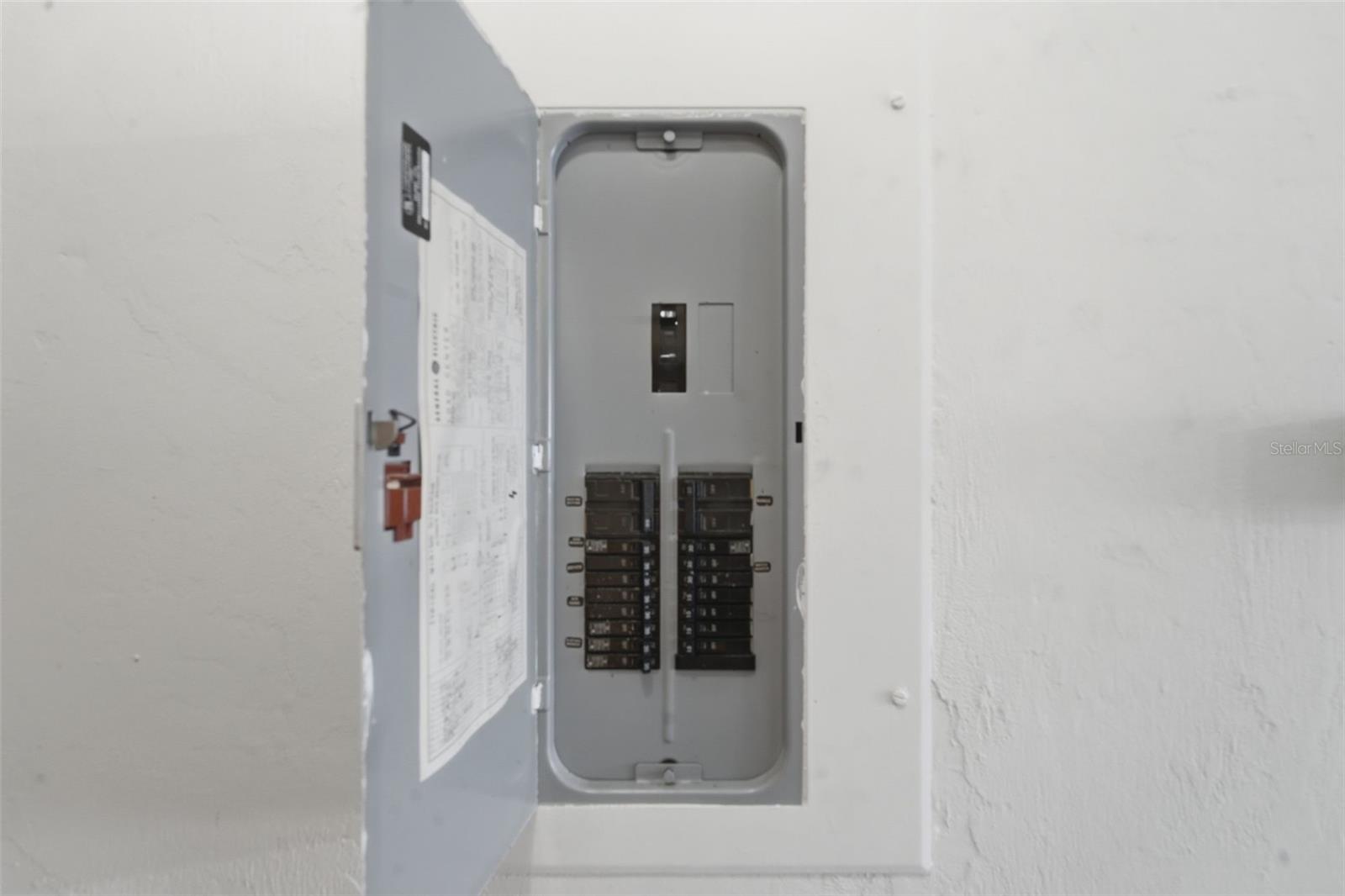 Image 17 of 29 For 910 Big Tree Road 202