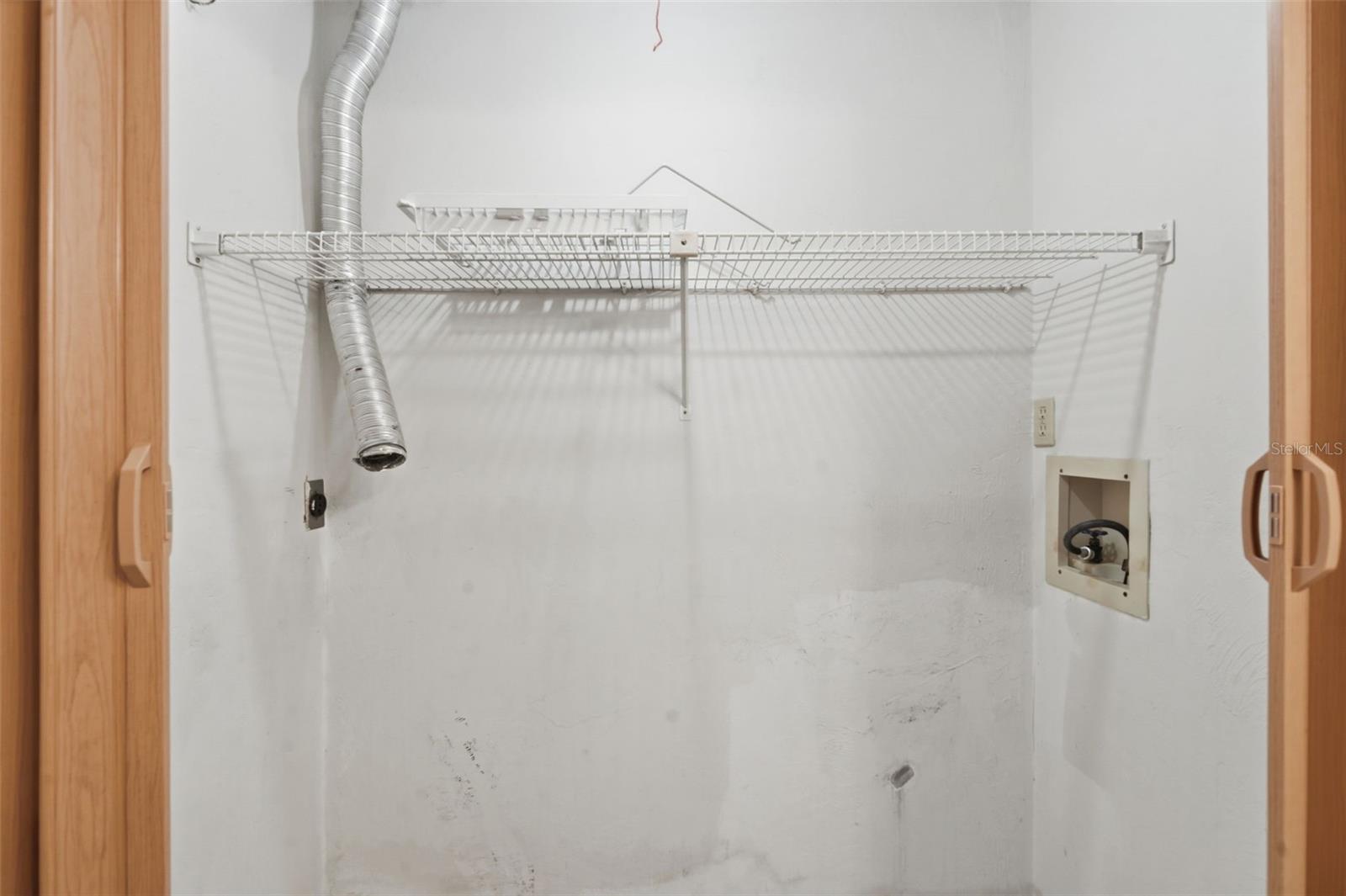 Image 19 of 29 For 910 Big Tree Road 202