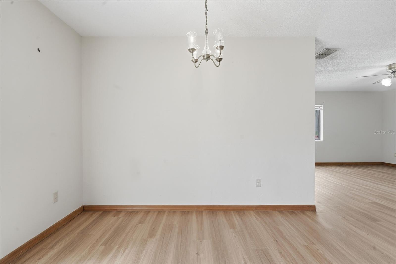 Image 20 of 29 For 910 Big Tree Road 202