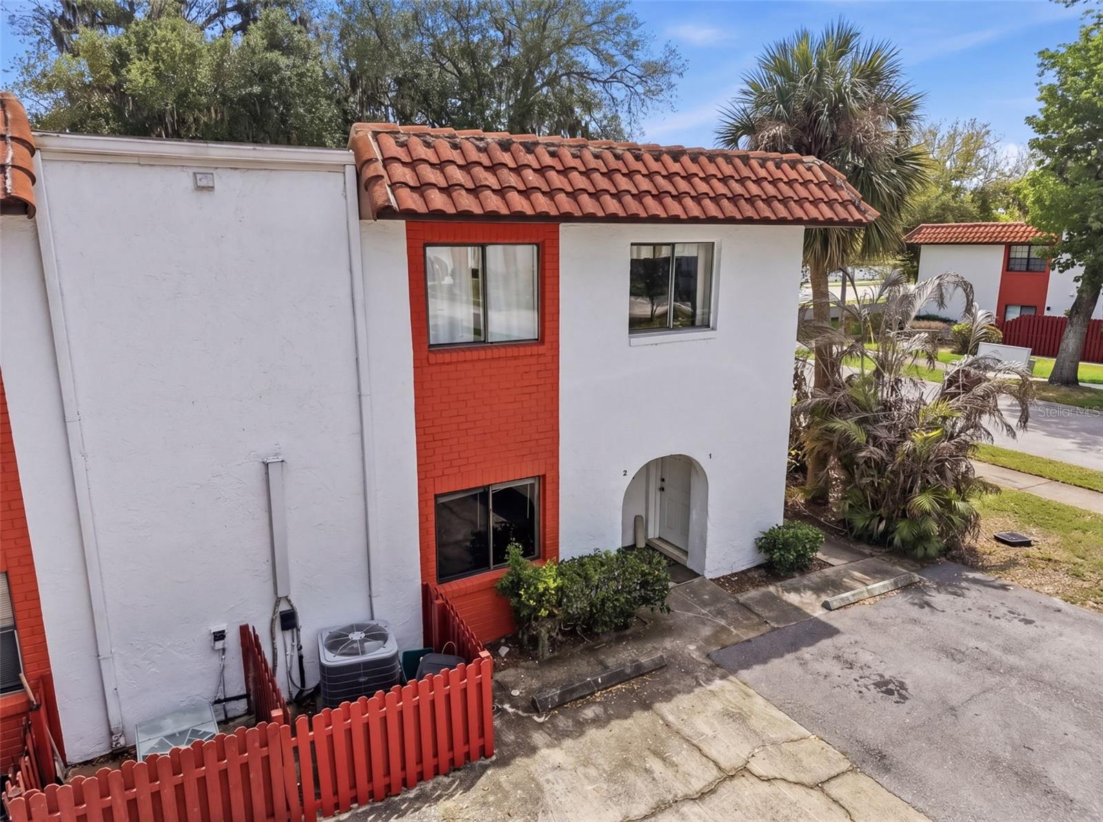 Image 4 of 29 For 910 Big Tree Road 202