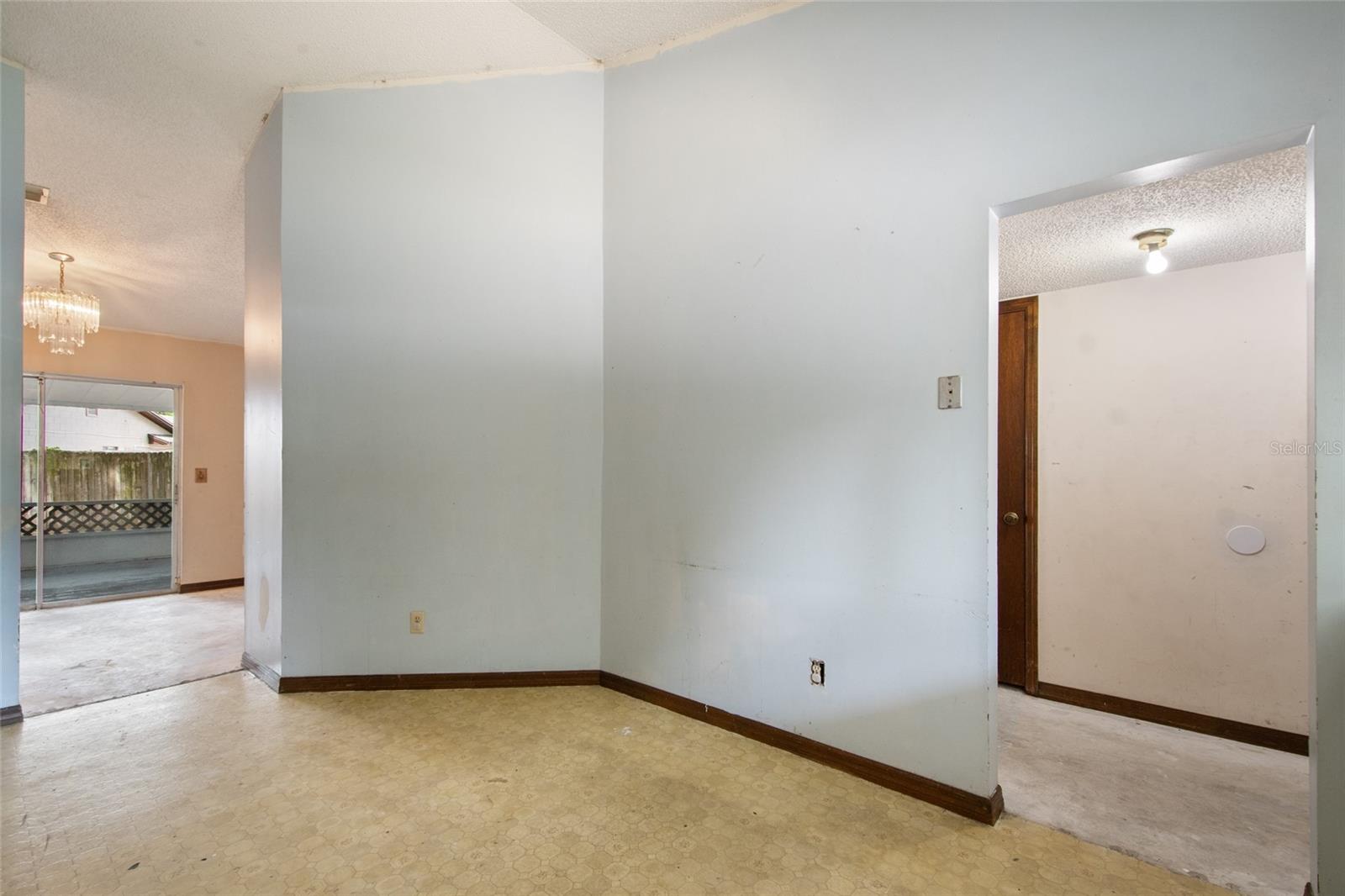 Image 11 of 38 For 10722 Whisperwood Lane