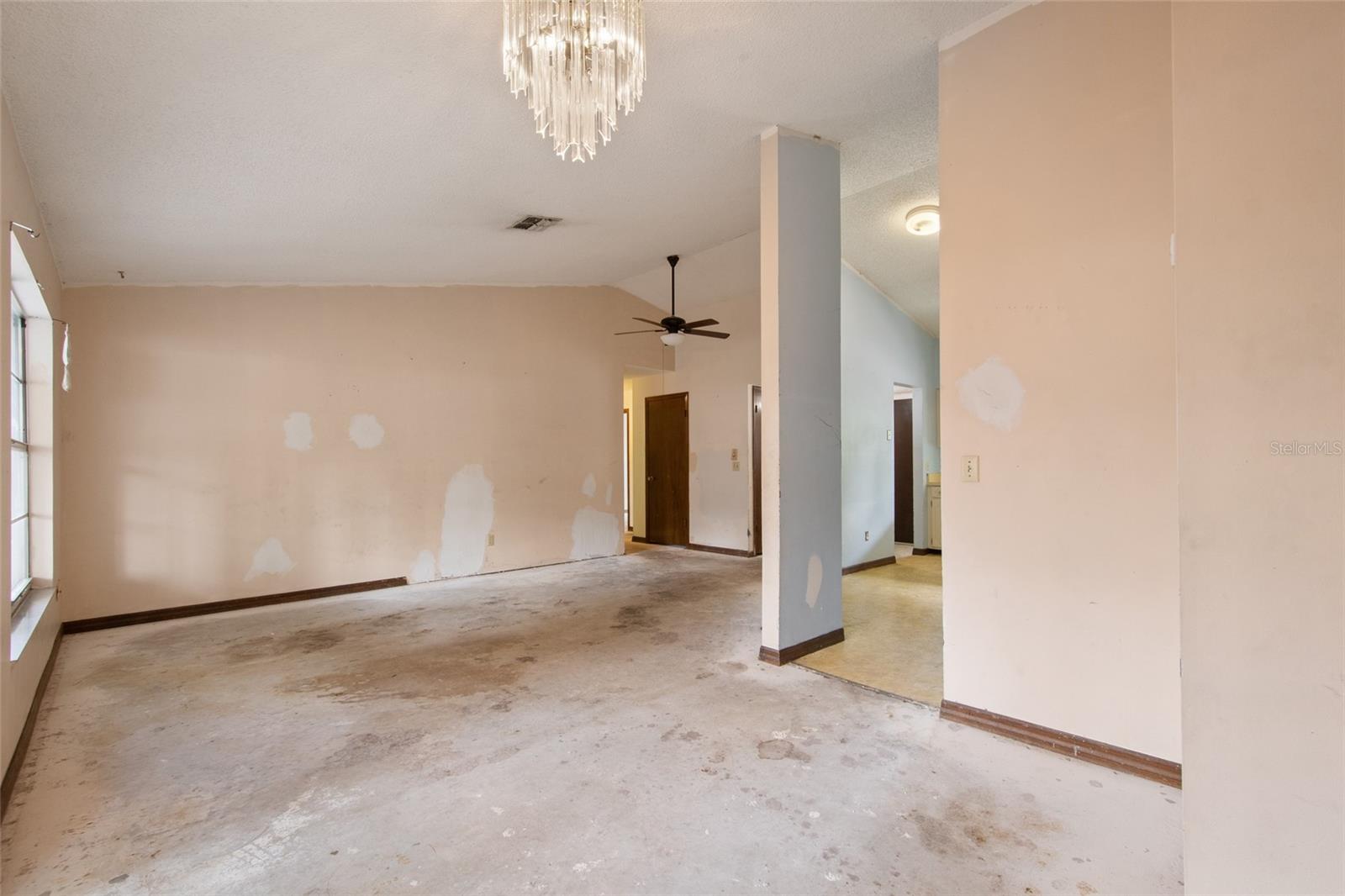 Image 14 of 38 For 10722 Whisperwood Lane