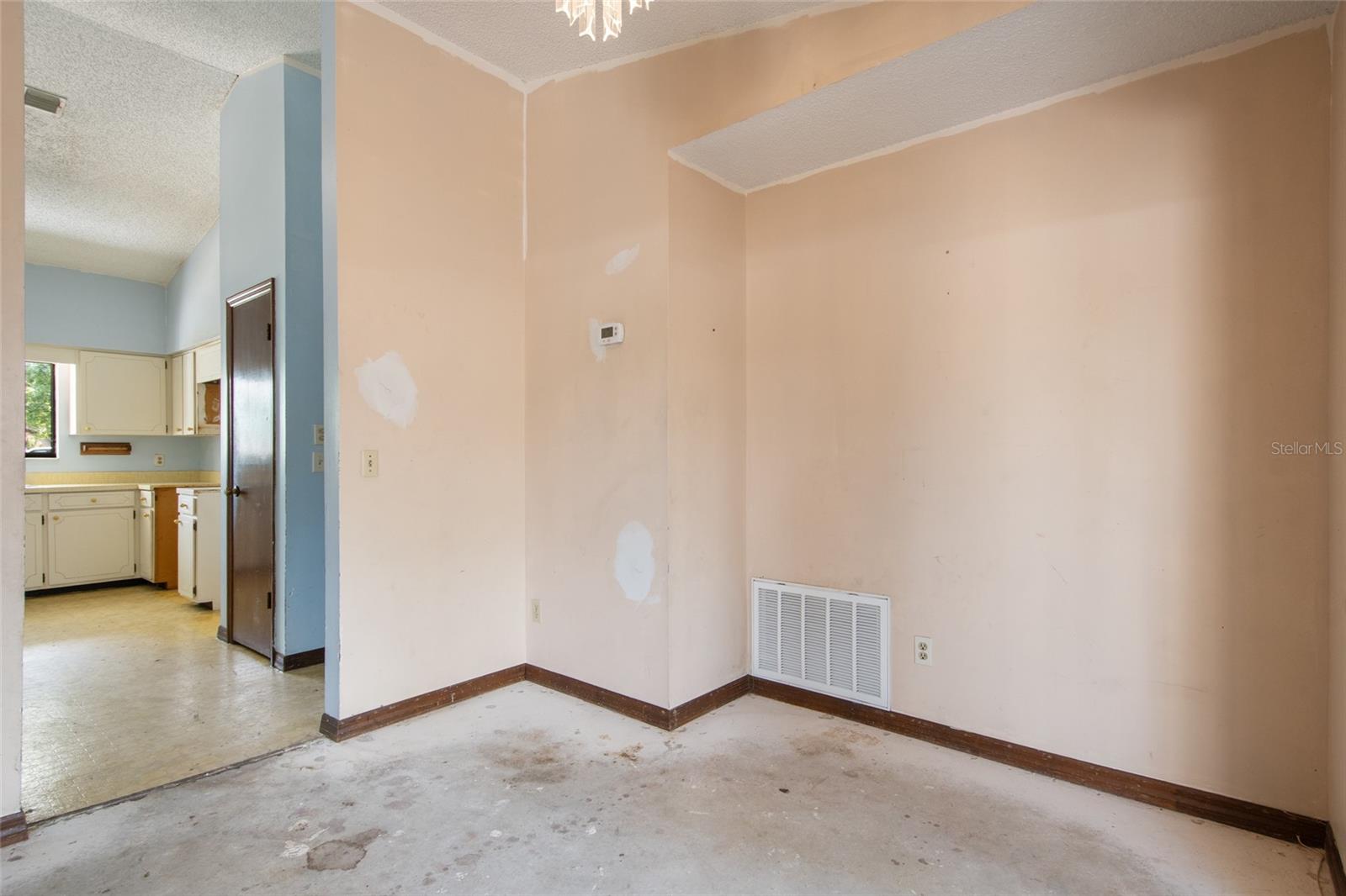 Image 15 of 38 For 10722 Whisperwood Lane