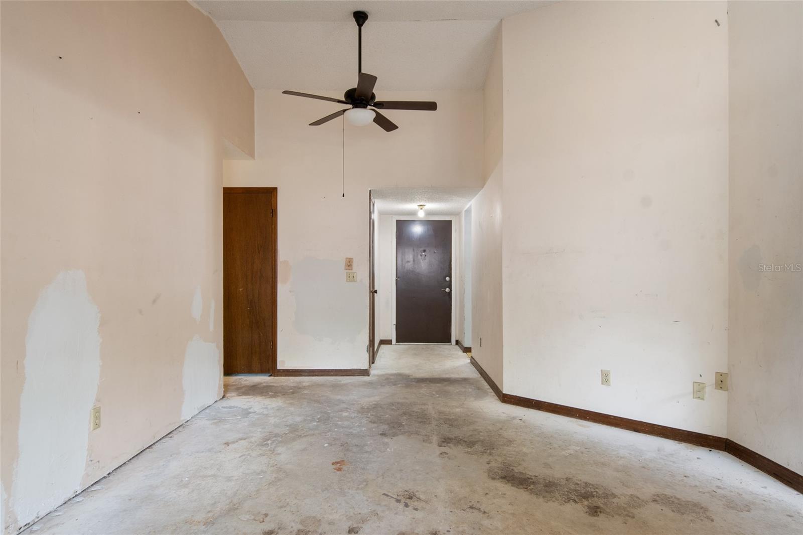 Image 18 of 38 For 10722 Whisperwood Lane