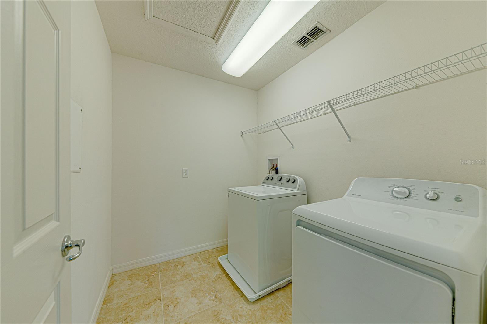 Image 21 of 31 For 2251 Waukegan Drive