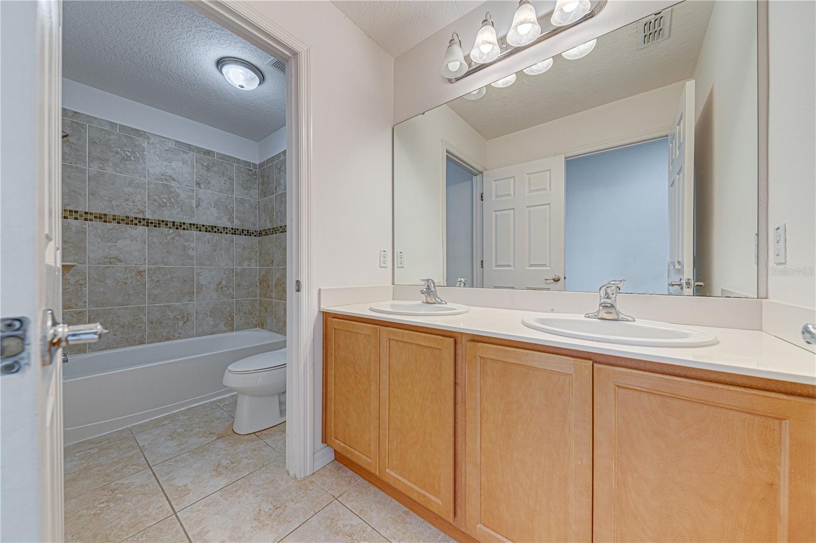 Image 29 of 31 For 2251 Waukegan Drive