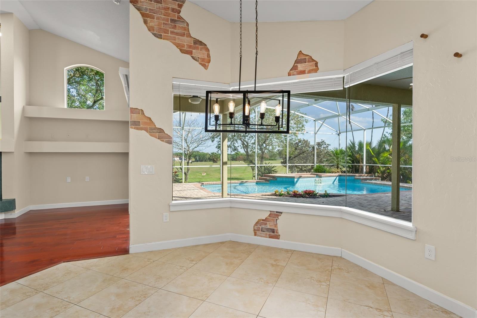 Image 15 of 52 For 2211 Langley Circle