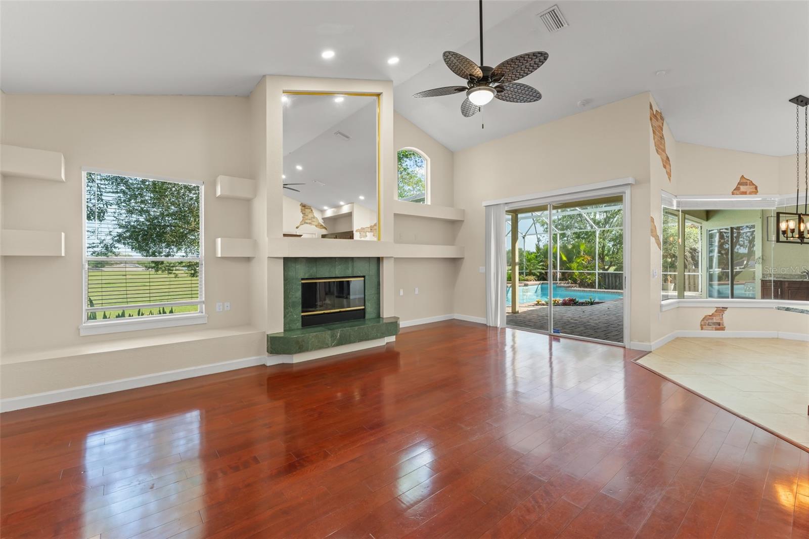 Image 20 of 52 For 2211 Langley Circle