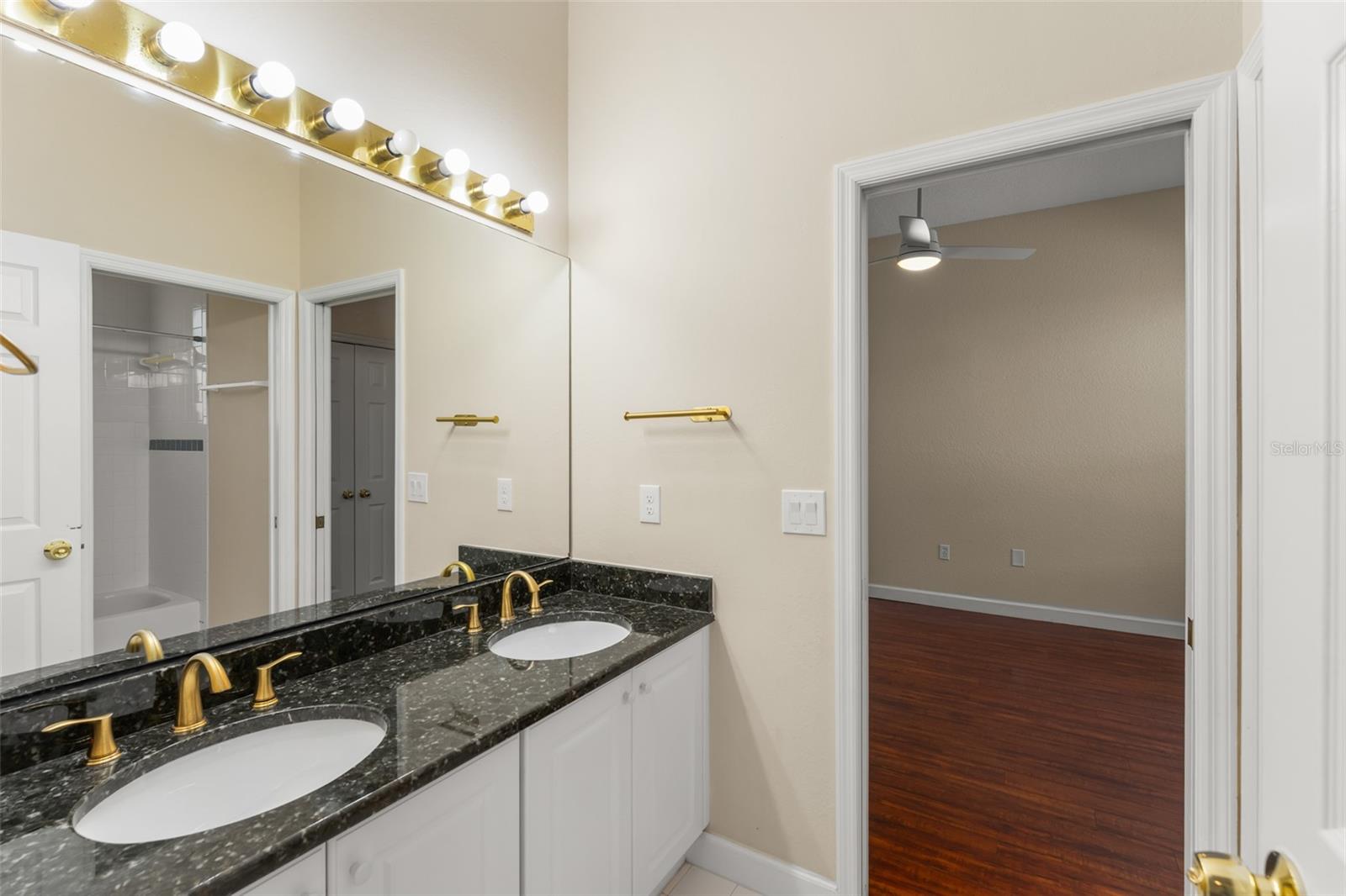 Image 23 of 52 For 2211 Langley Circle