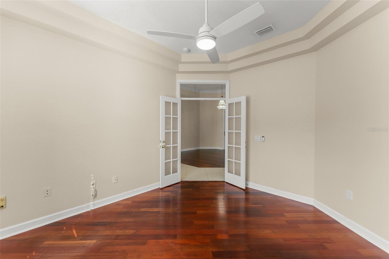 Image 27 of 52 For 2211 Langley Circle