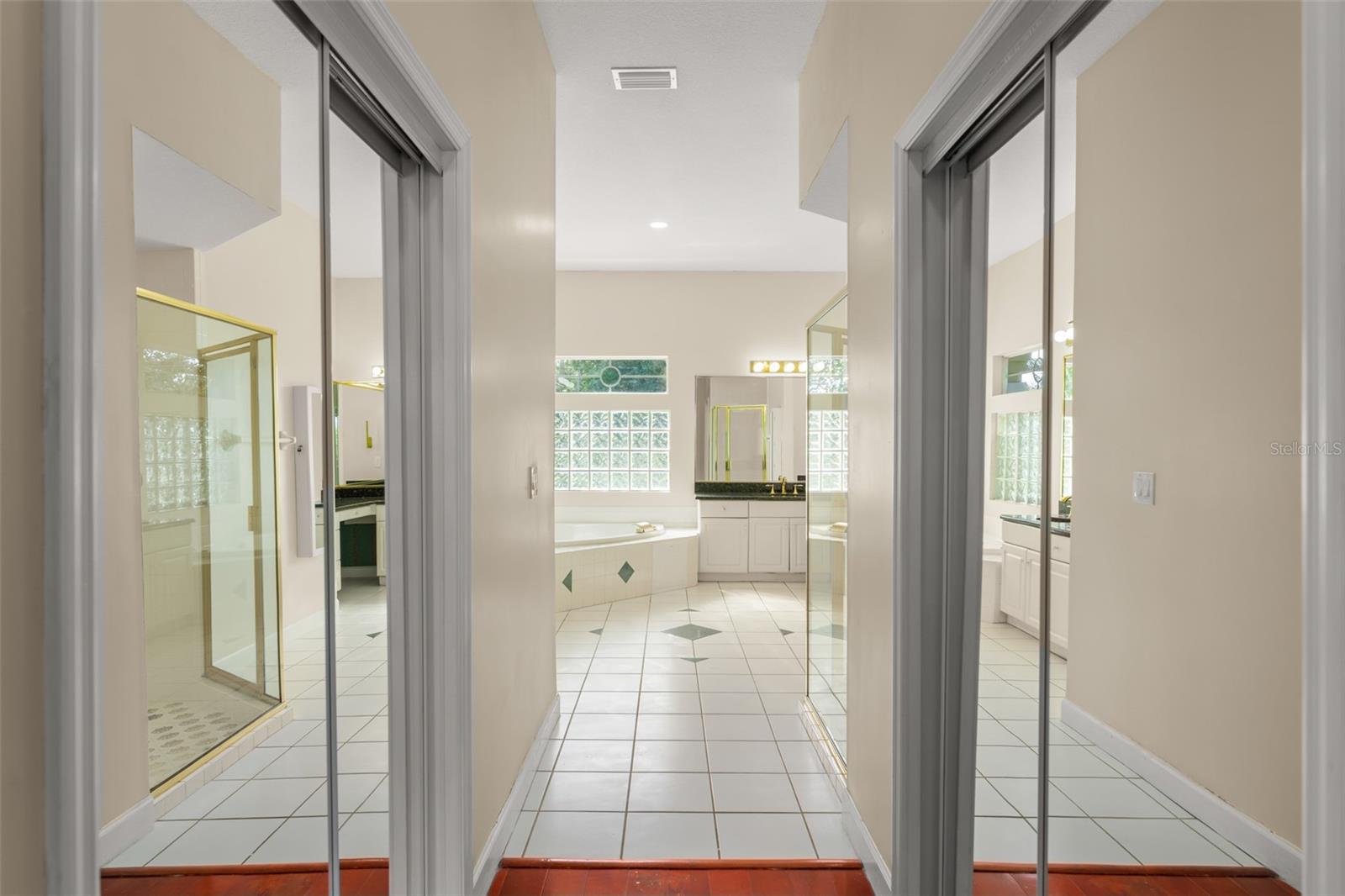 Image 34 of 52 For 2211 Langley Circle