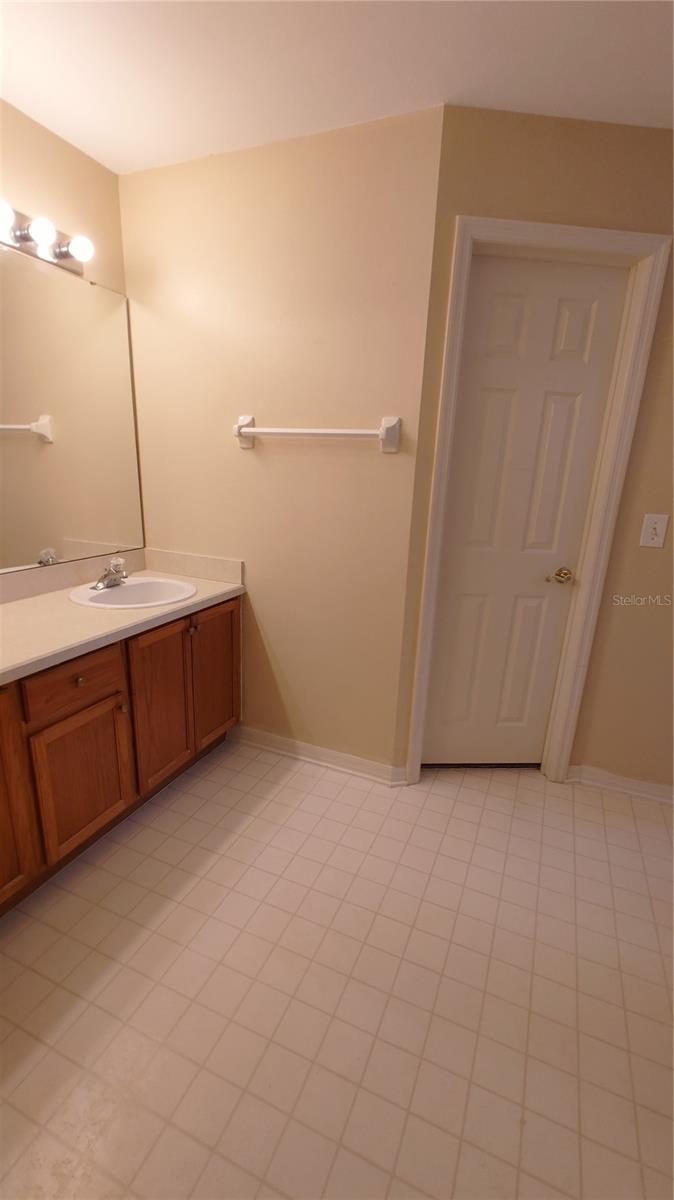 Image 11 of 32 For 14413 Greater Hills Boulevard