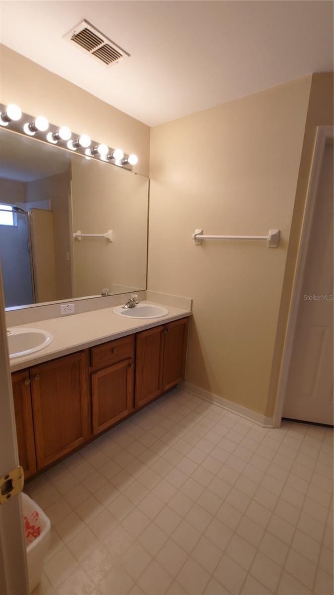 Image 9 of 32 For 14413 Greater Hills Boulevard