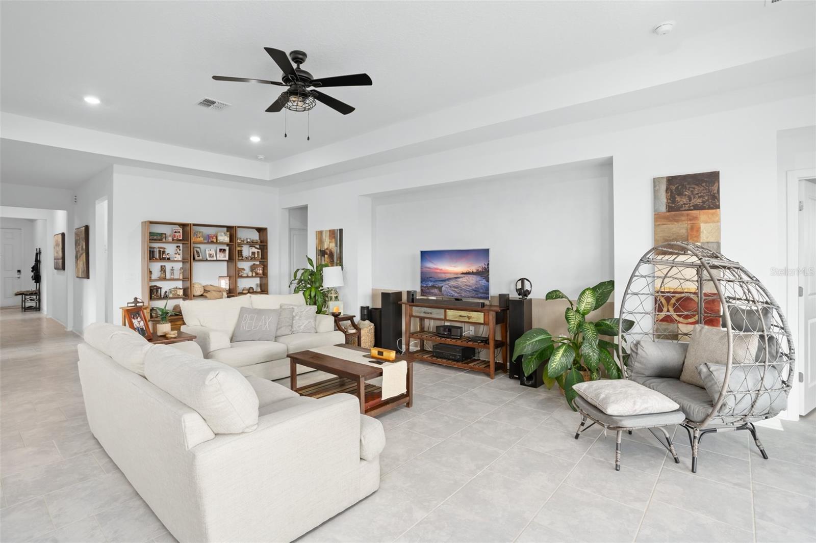 Listing photo id 17 for 6115 Claystone Way