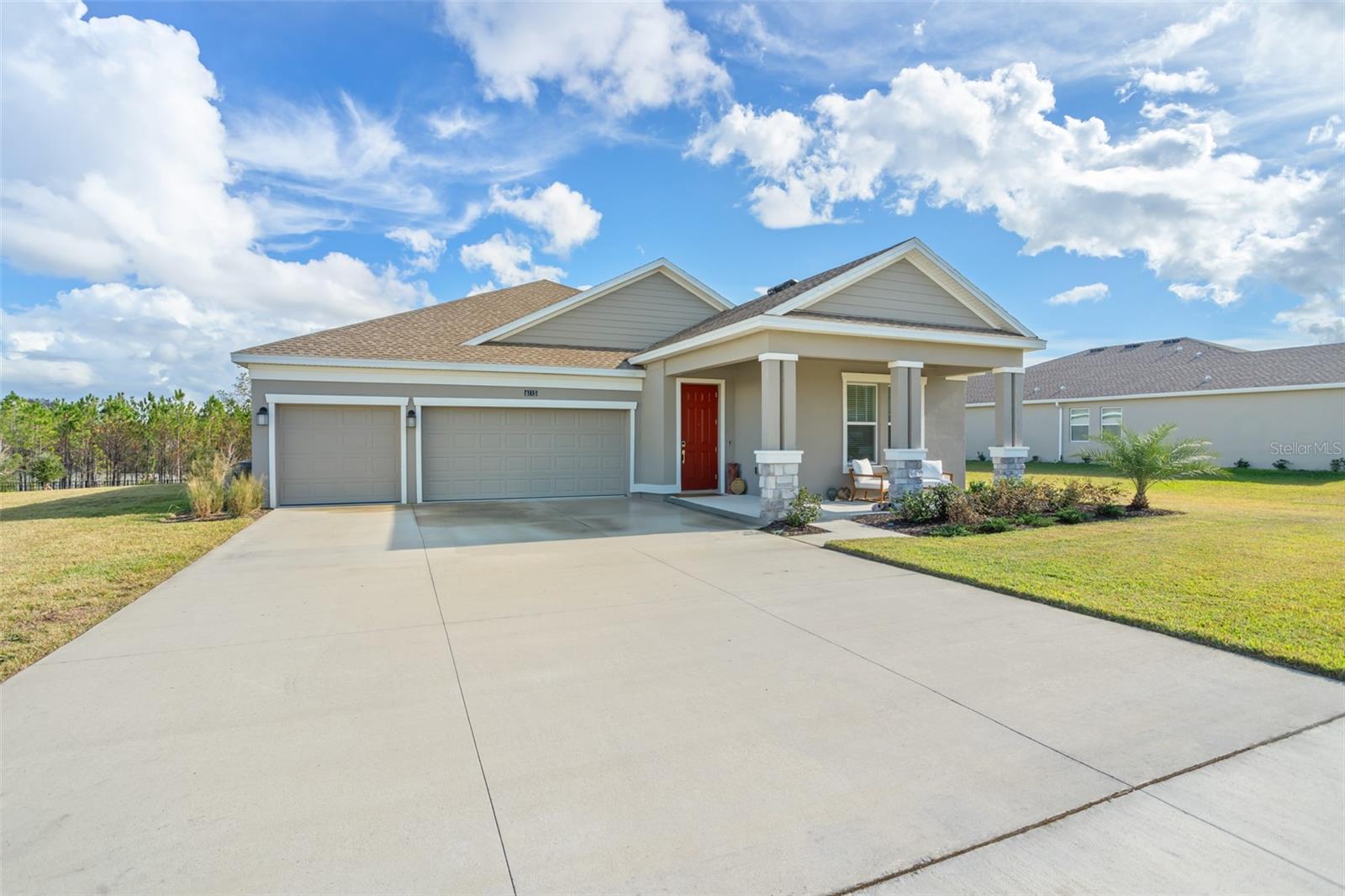 Listing photo id 0 for 6115 Claystone Way