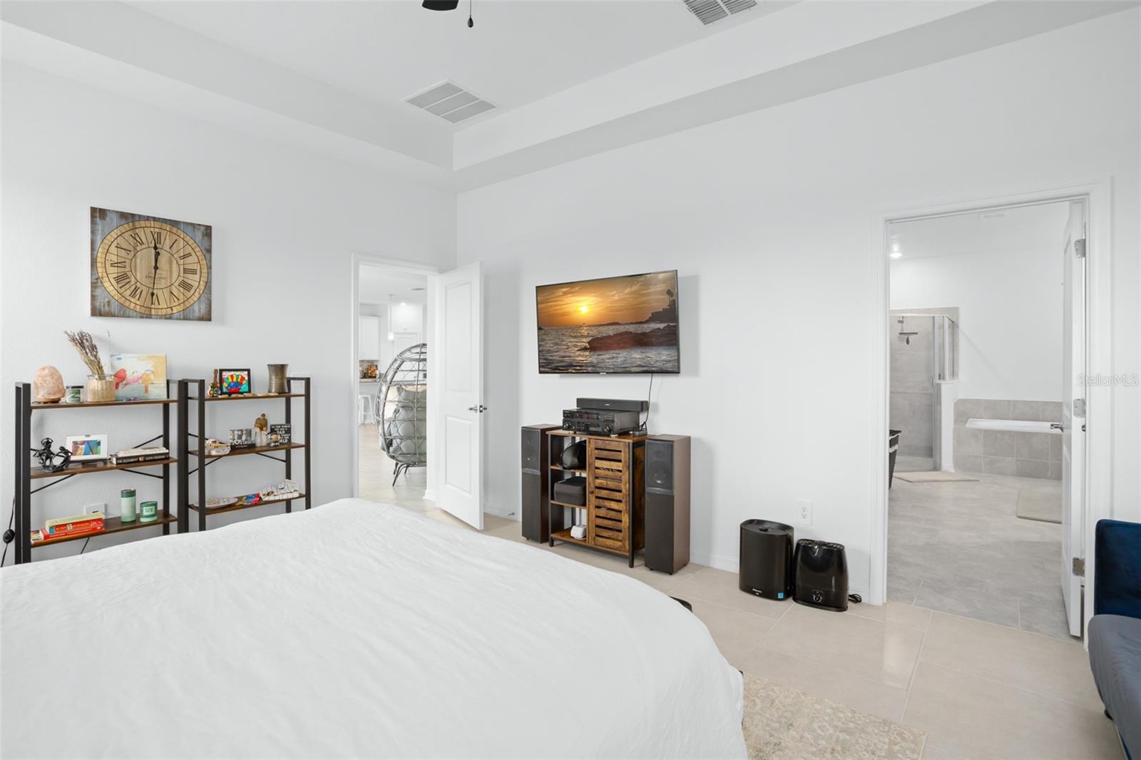 Listing photo id 27 for 6115 Claystone Way