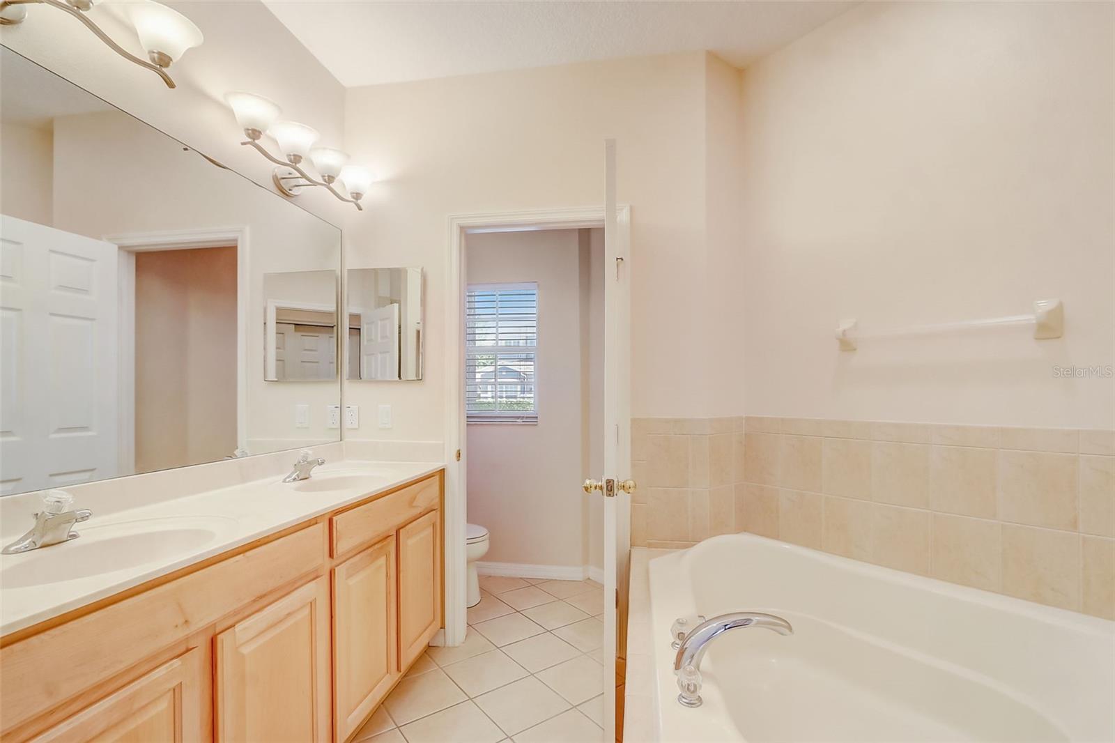 Image 16 of 35 For 1305 Sandstone Run