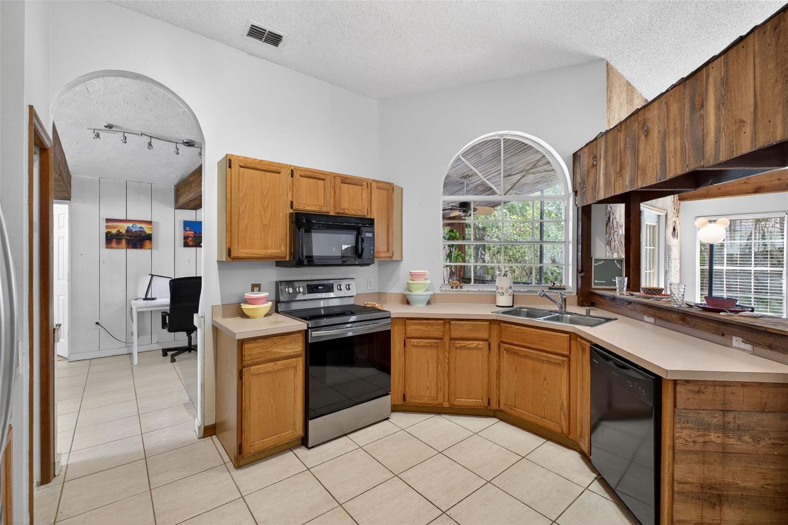 Image 10 of 43 For 543 Pine Lake View Drive