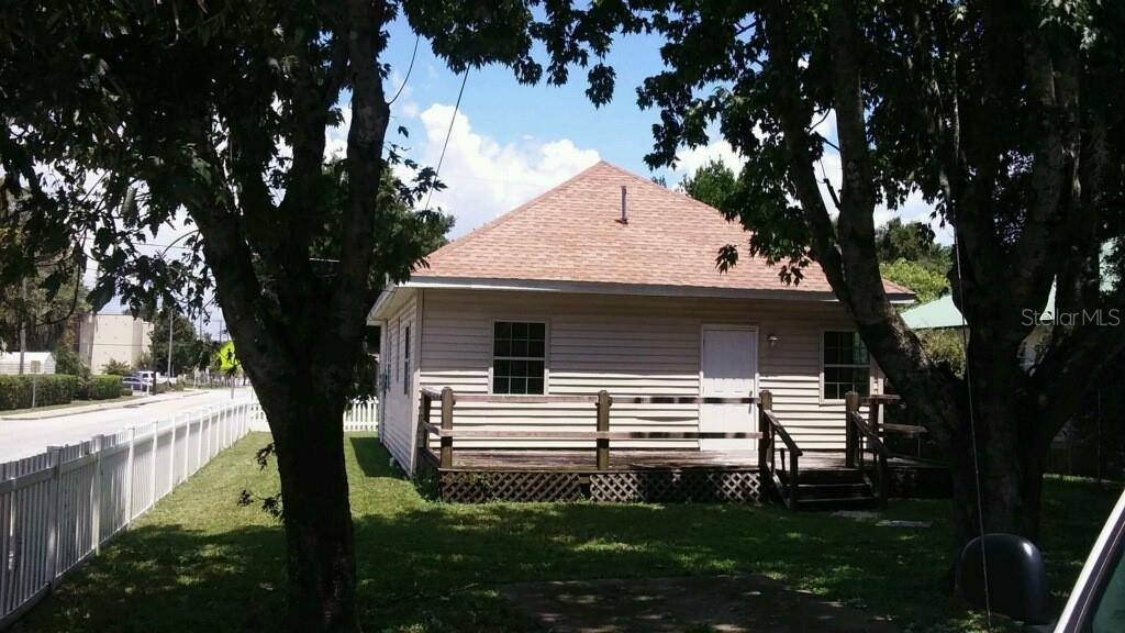 Image 7 of 8 For 400 Avenue D  3