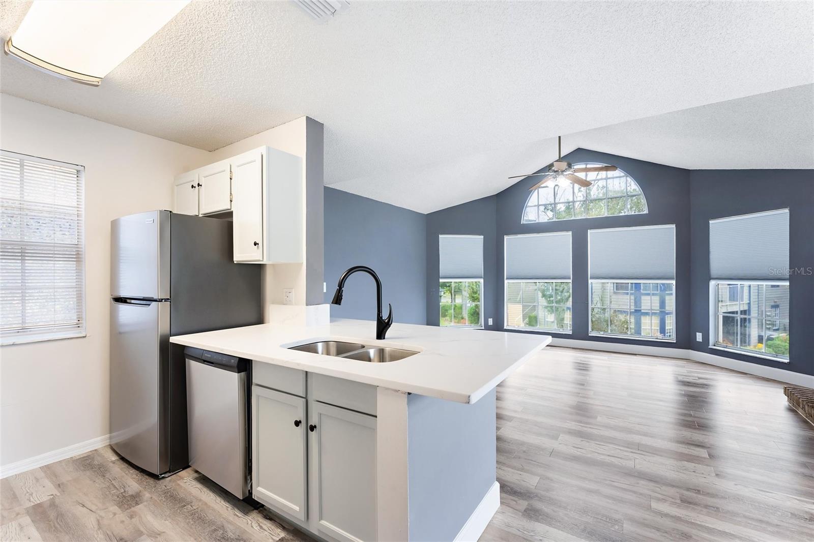 Image 9 of 24 For 943 Bakewell Ct Court 207