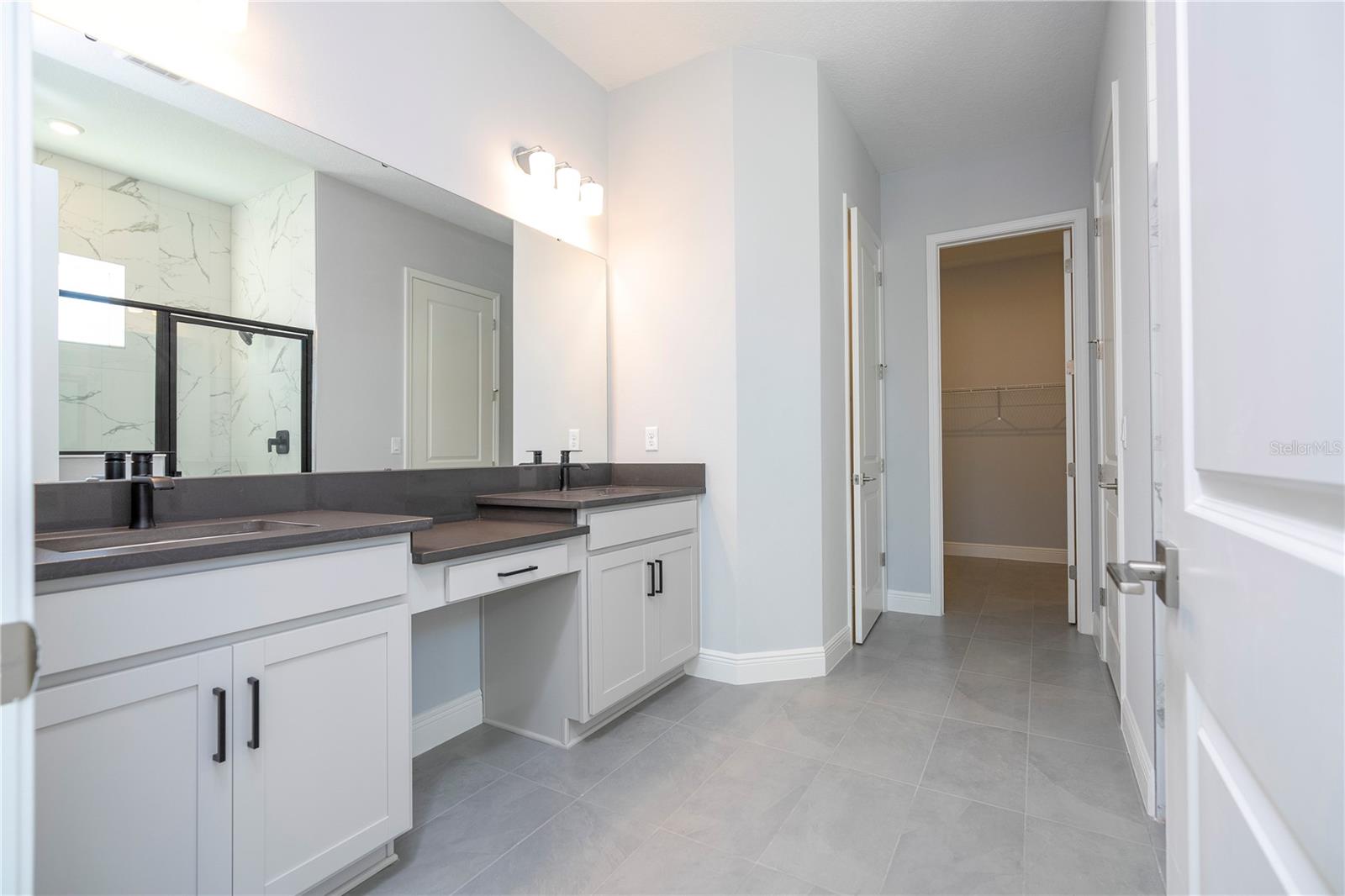 Image 18 of 76 For 13464 Leggett Alley