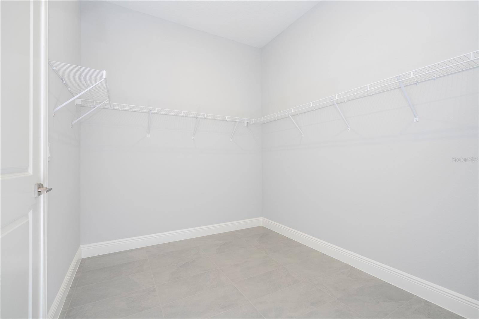 Image 22 of 76 For 13464 Leggett Alley