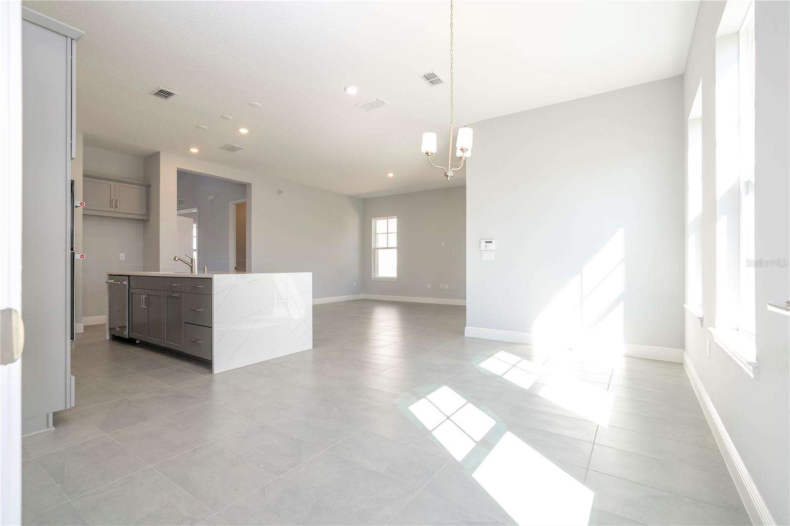 Image 36 of 76 For 13464 Leggett Alley