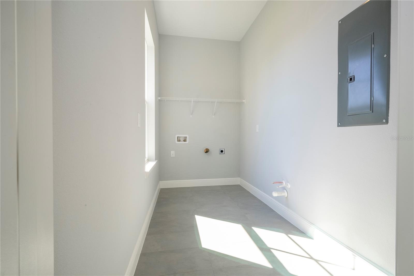 Image 38 of 76 For 13464 Leggett Alley