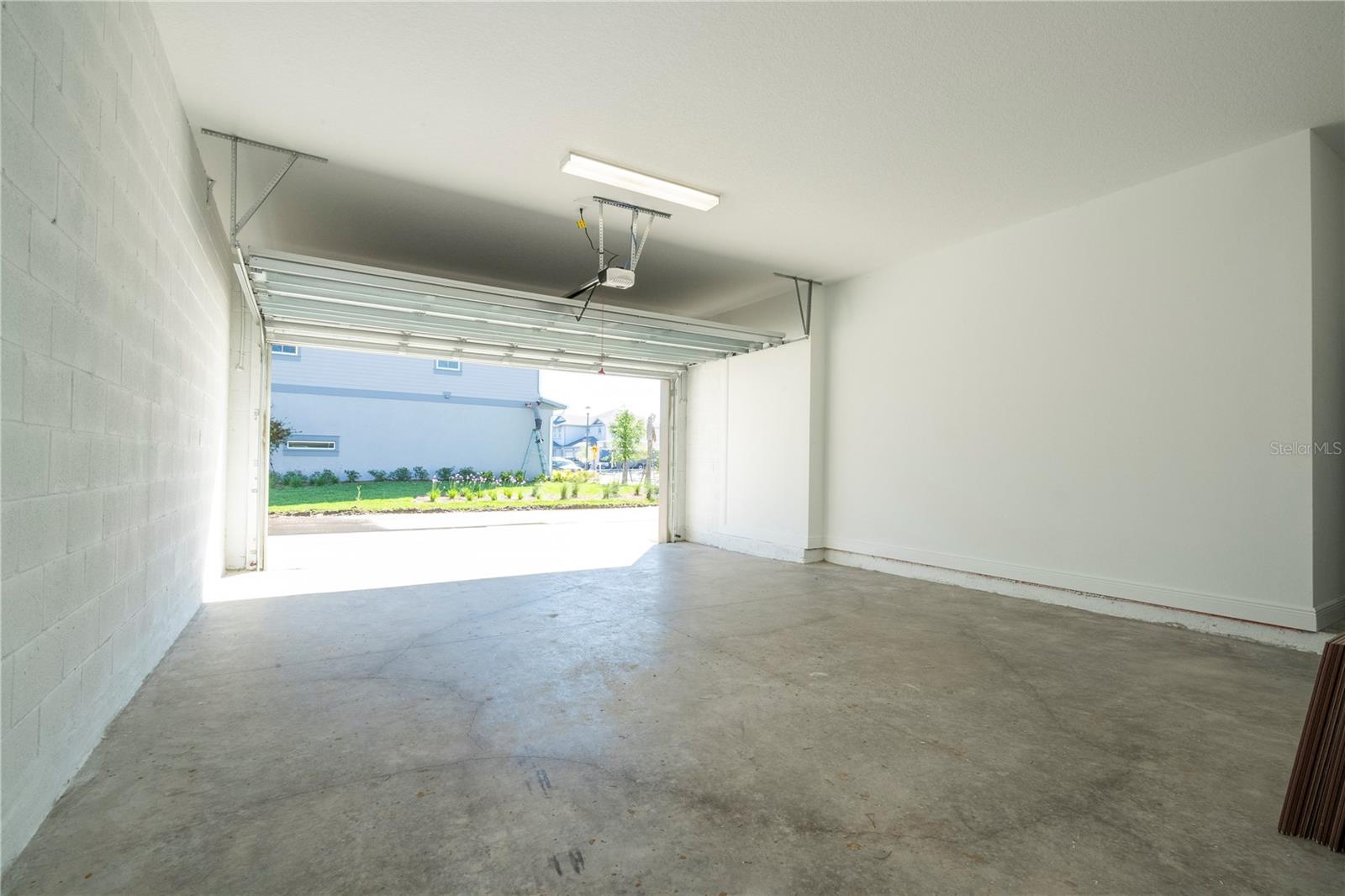 Image 41 of 76 For 13464 Leggett Alley