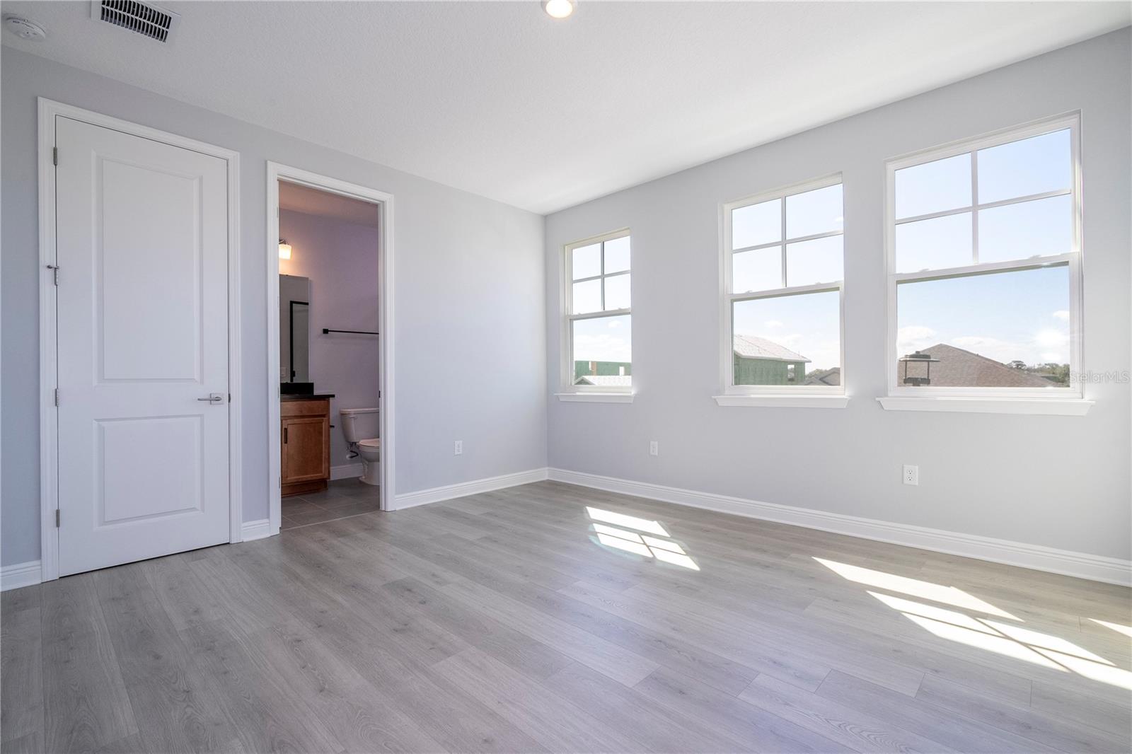 Image 47 of 76 For 13464 Leggett Alley