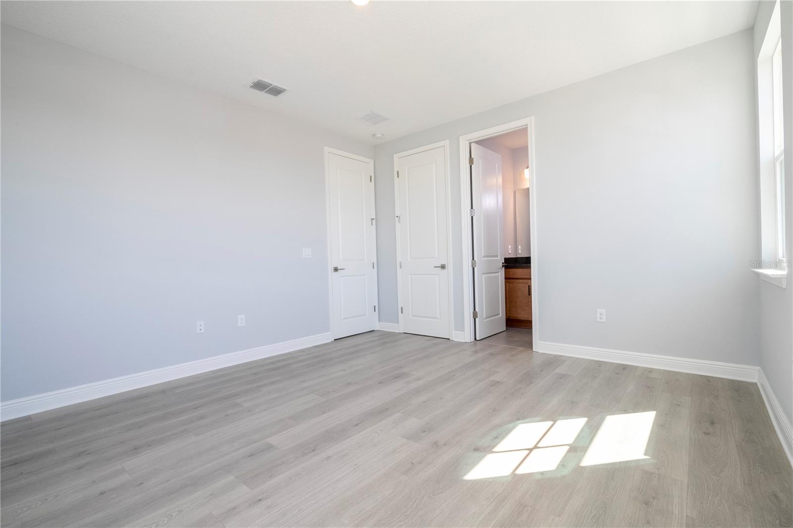 Image 48 of 76 For 13464 Leggett Alley