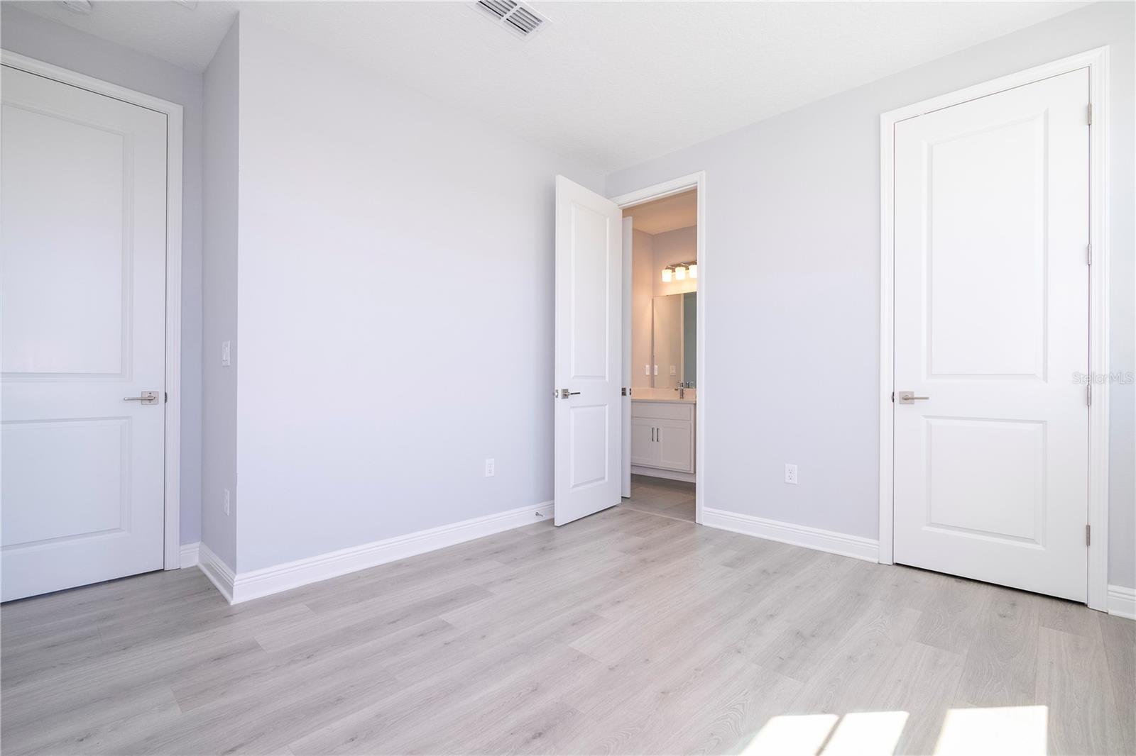 Image 53 of 76 For 13464 Leggett Alley