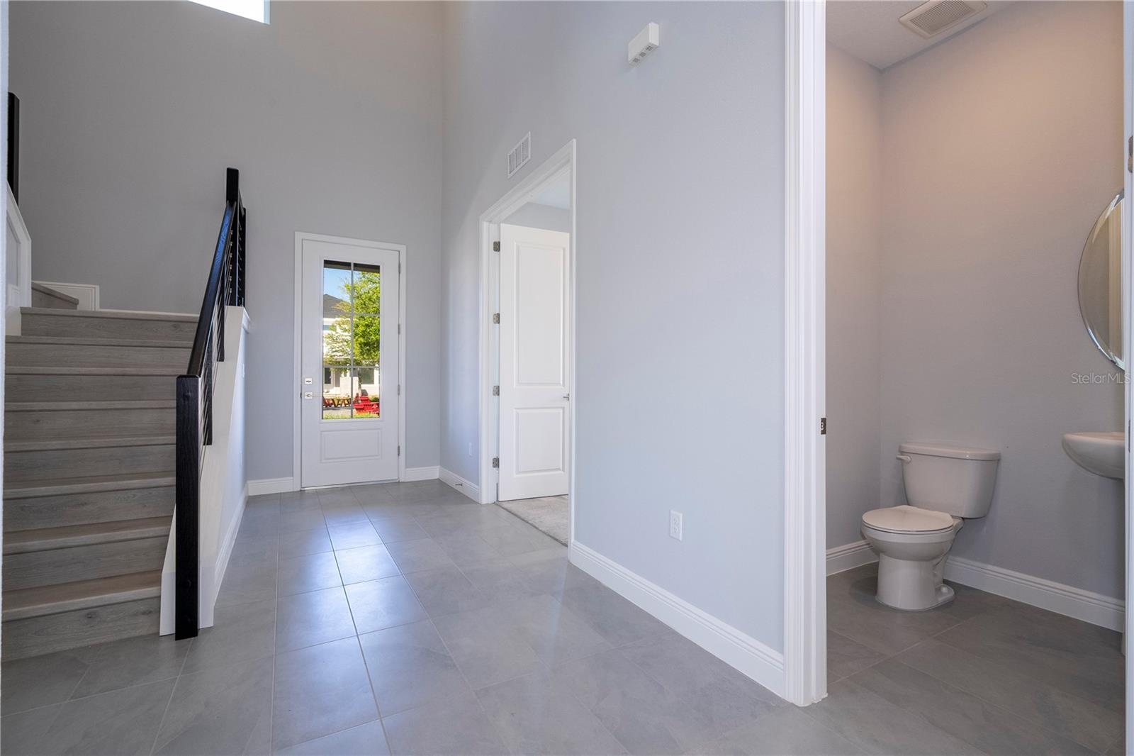 Image 6 of 76 For 13464 Leggett Alley