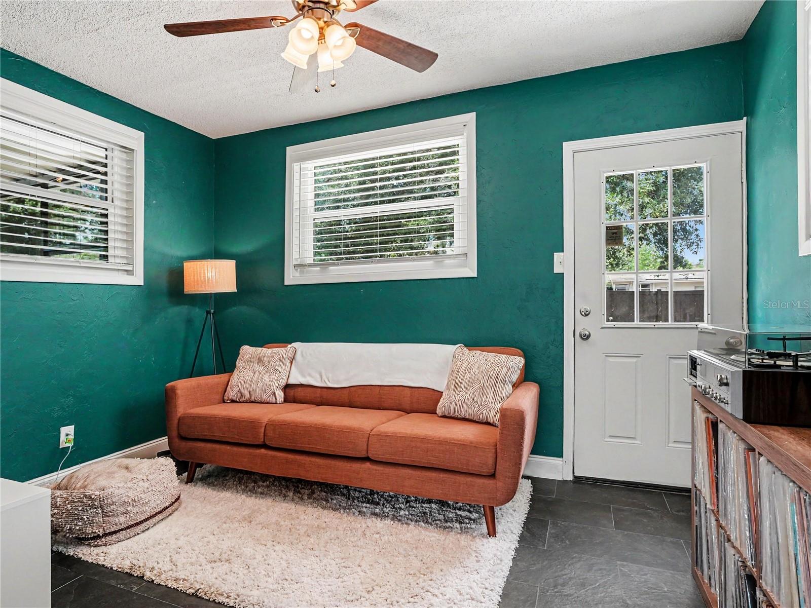 Image 13 of 27 For 3313 Kaley Avenue