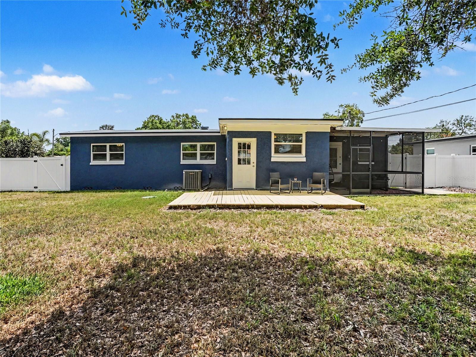 Image 22 of 27 For 3313 Kaley Avenue