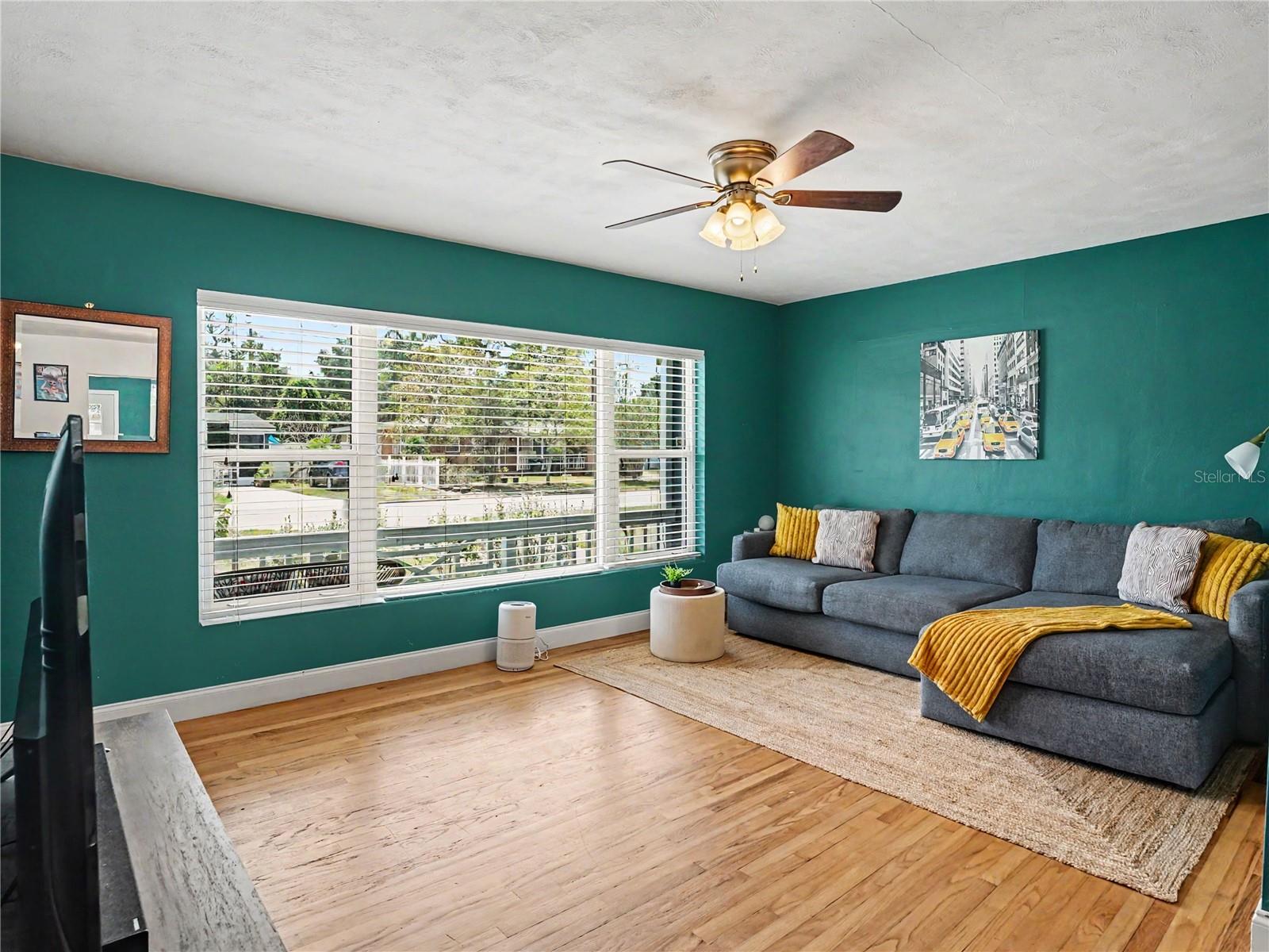 Image 4 of 27 For 3313 Kaley Avenue