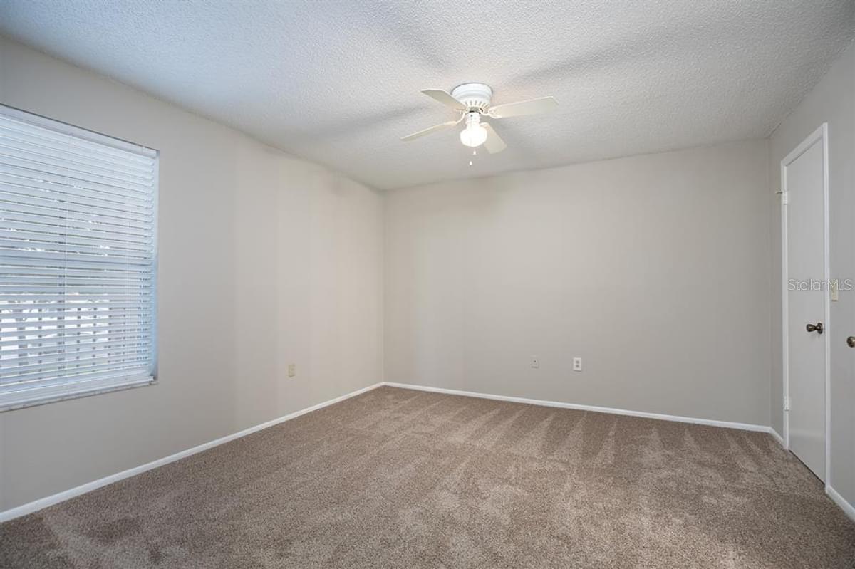 Image 15 of 28 For 637 Buoy Lane 201