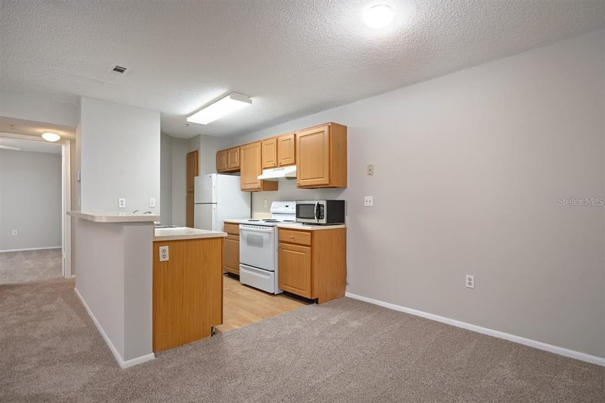 Image 6 of 28 For 637 Buoy Lane 201