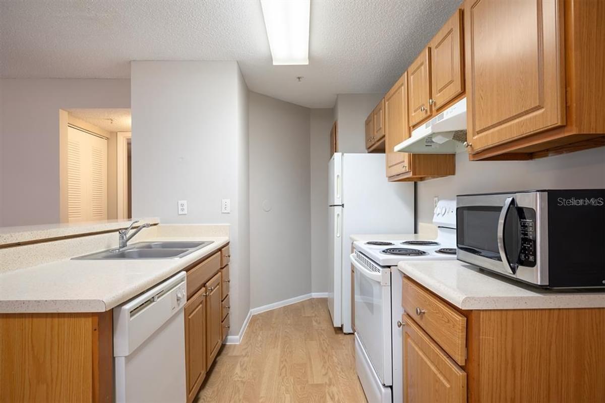 Image 7 of 28 For 637 Buoy Lane 201