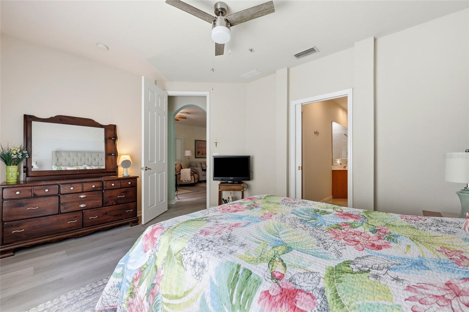 Image 24 of 43 For 140 Calle El Jardin  102