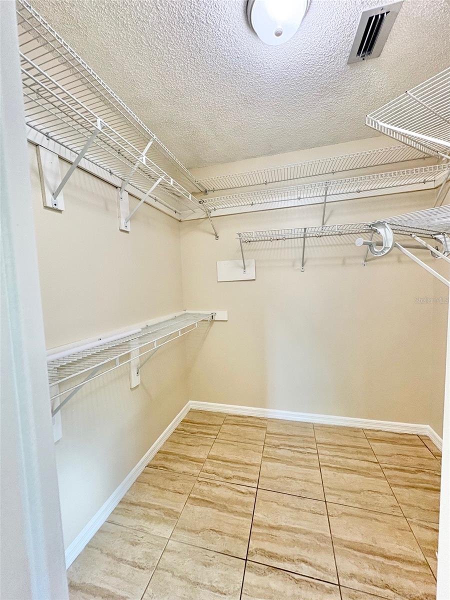 Image 22 of 32 For 2813 Rolling Broak Drive