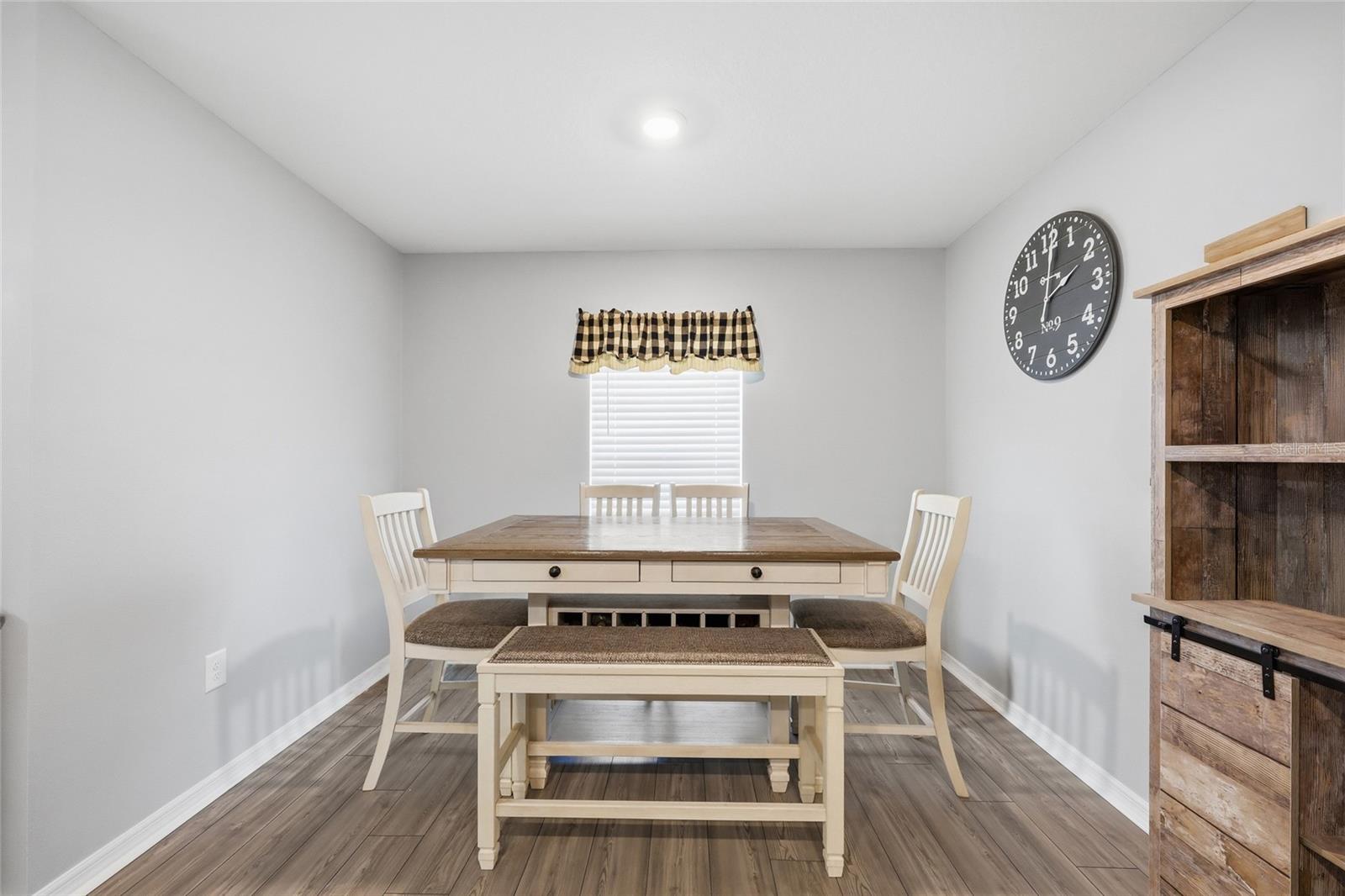 Image 12 of 29 For 1607 Swan Lake Circle